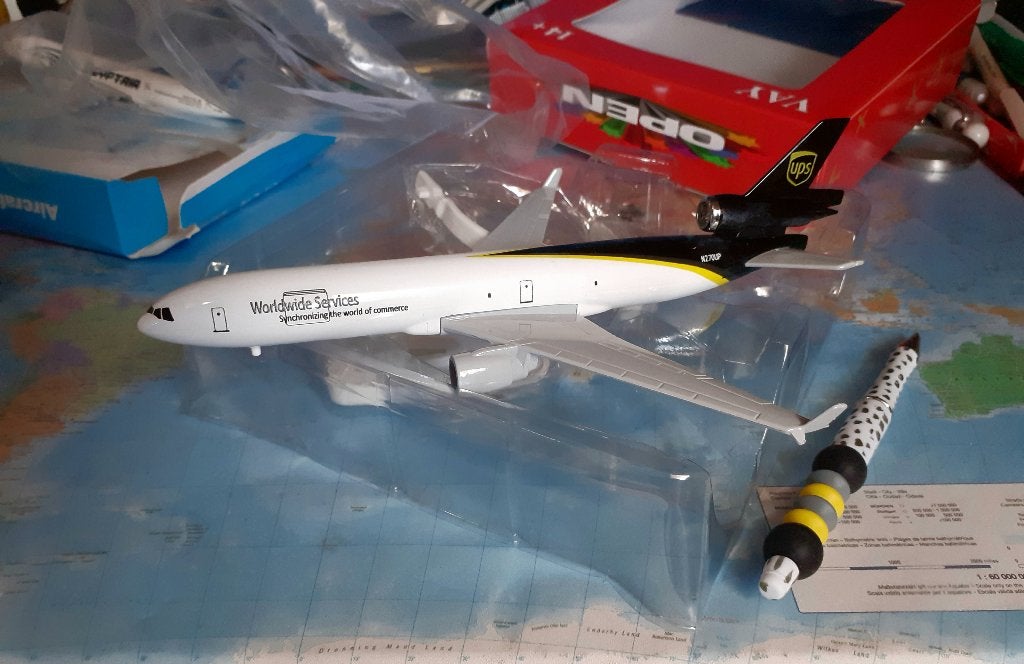 DC-10 UPS  Metaal - 19 x 12 cm    Nieuw en mooi, Verzenden, Nieuw, Schaalmodel