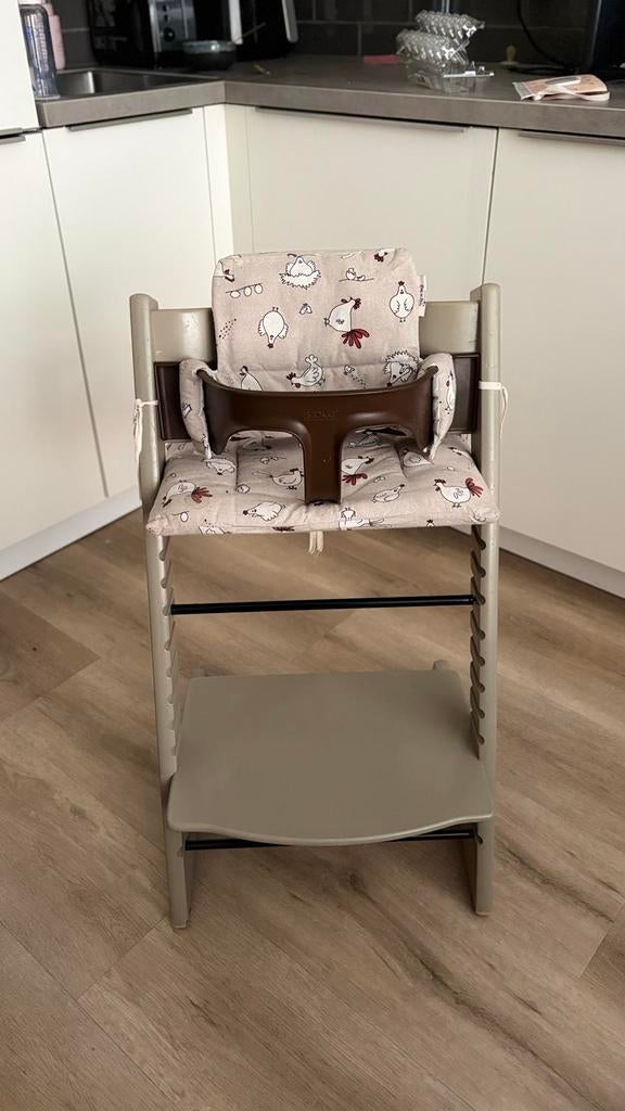 Stokke Tripp Trapp met beugel en kussentjes, Ophalen, Gebruikt, Meegroeistoel, Stoelverkleiner