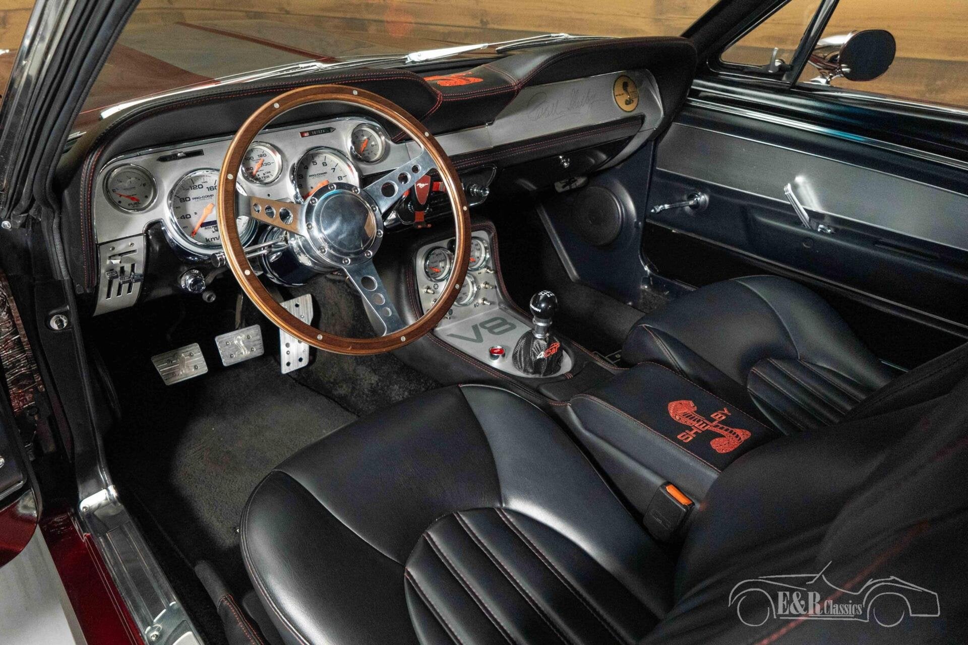 Ford Mustang Eleanor Restomod Coupe | 1967, Lederen bekleding, Achterwielaandrijving, Zwart, 4 stoelen