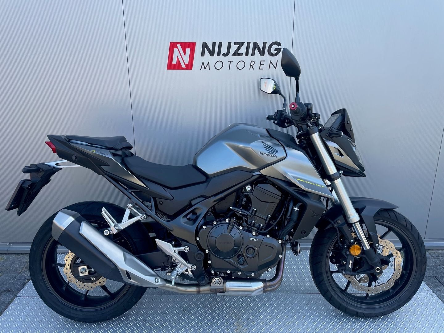 HONDA CB 750 HORNET (bj 2023), Motoren, 2 cilinders, HONDA, Bedrijf, Onbekend