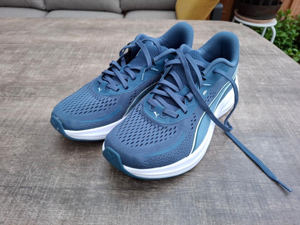Puma hardloopschoenen maat 42,5 - Zo goed als nieuw, Kleding | Heren, Schoenen, Puma, Blauw, Ophalen of Verzenden, Sneakers of Gympen