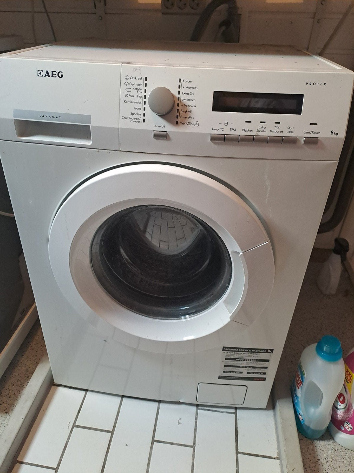 AEG Lavamat, Ophalen, 1200 tot 1600 toeren, 85 tot 90 cm