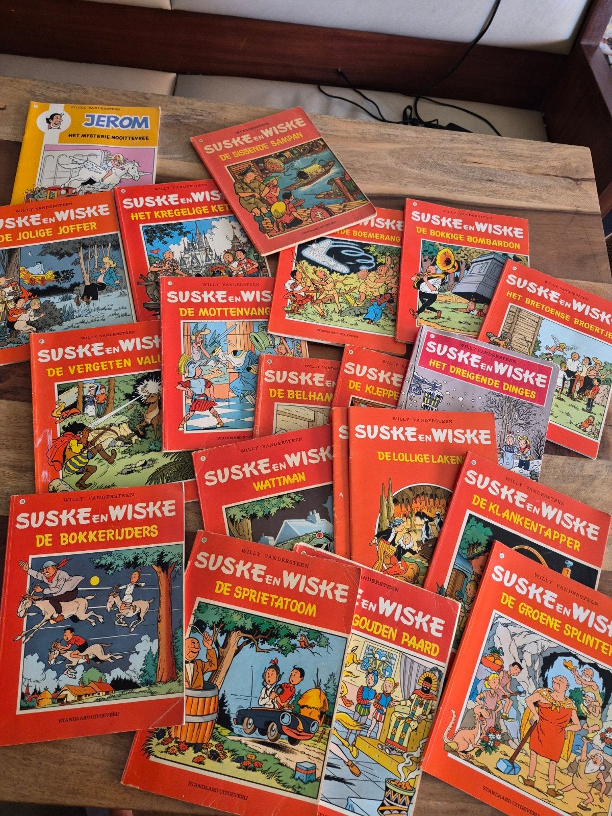 18 stuks Suske en Wiske en 1 Jerom, Boeken, Stripboeken, Meerdere stripboeken, Ophalen of Verzenden, Gelezen, Willy Vandersteen