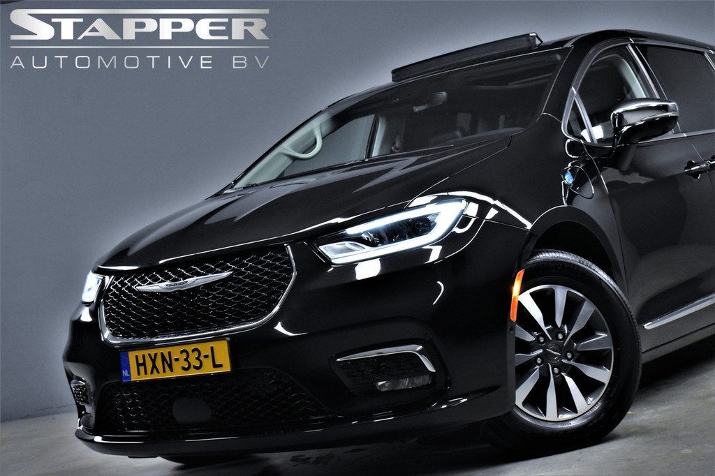 Chrysler Pacifica 3.6 V6 Hybride 7-Pers. Pano/Carplay/Trekha, Auto's, Chrysler, 450 kg, Gebruikt, Zwart, Leder