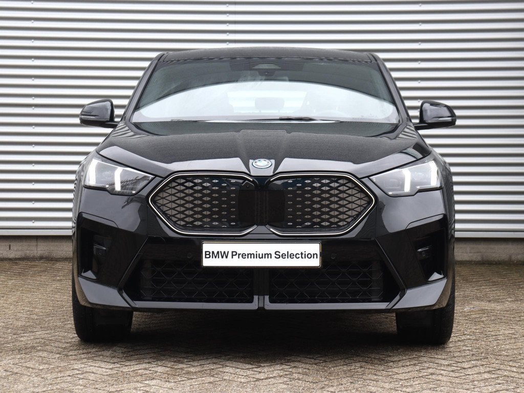 BMW iX2 eDrive20 | M Sportpakket Pro | Innovation Pack | Pan, Auto's, BMW, Met garantie (alle), 204 pk, SUV of Terreinwagen, 516 km
