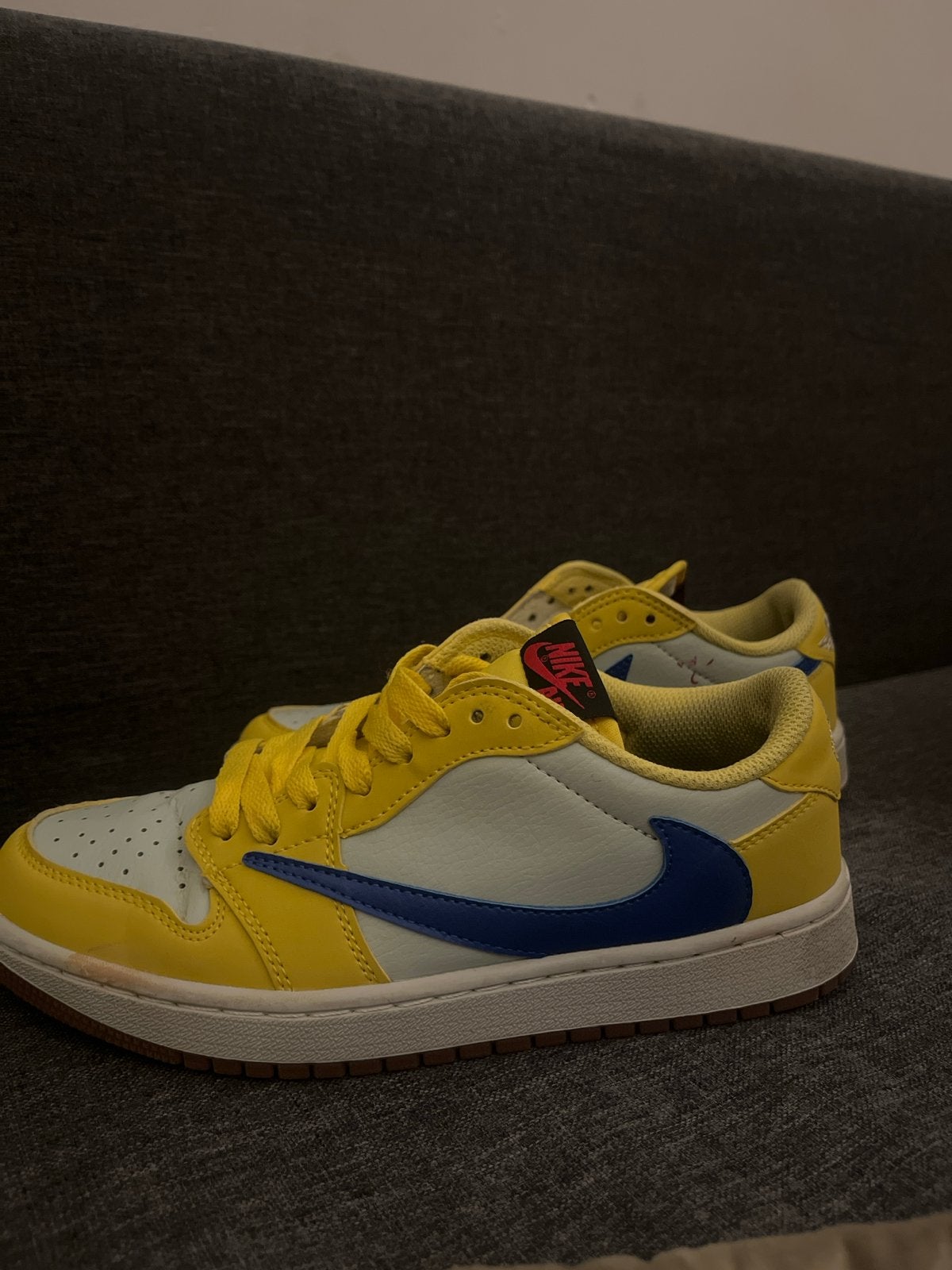 Gele Travis Scott sneakers maat 37, Ophalen of Verzenden, Nieuw, Geel, Sneakers of Gympen