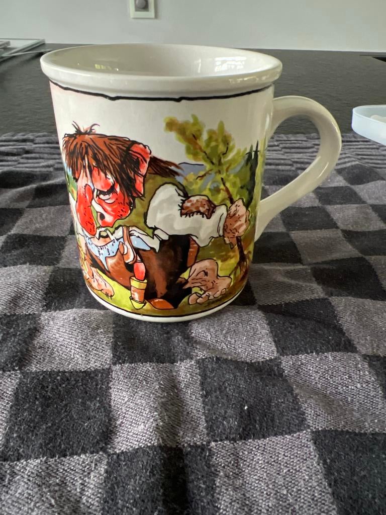 Sandis Troll mok, Gebruikt, Keramiek, Ophalen of Verzenden, Overige stijlen