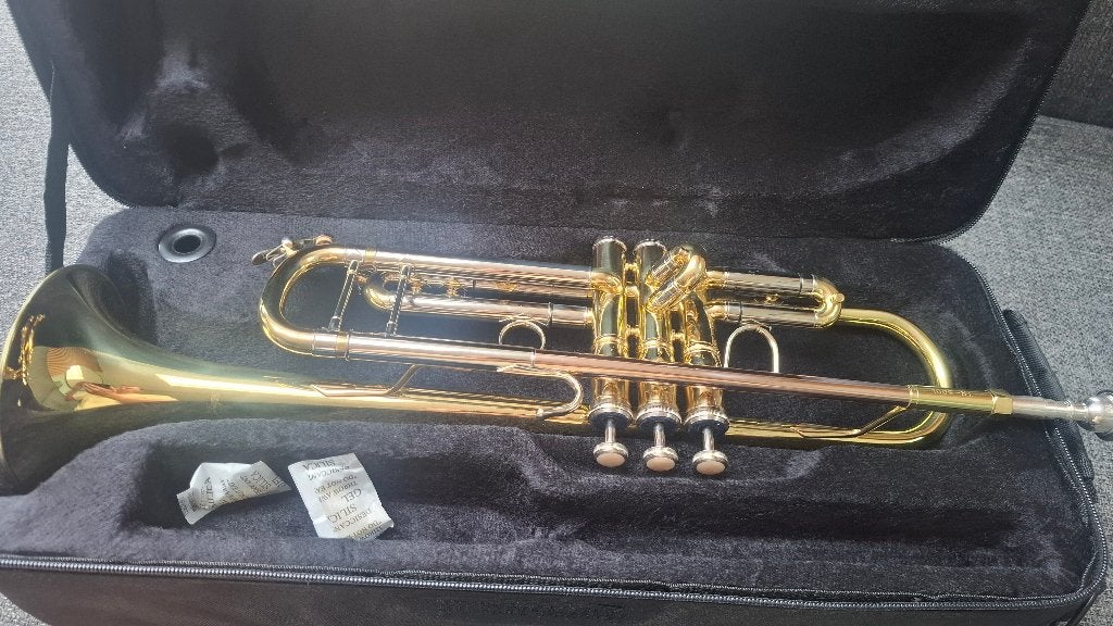 Trompet Thomann TR-500 L  ZGAN!, Ophalen of Verzenden, Zo goed als nieuw, Bes-trompet, Met koffer