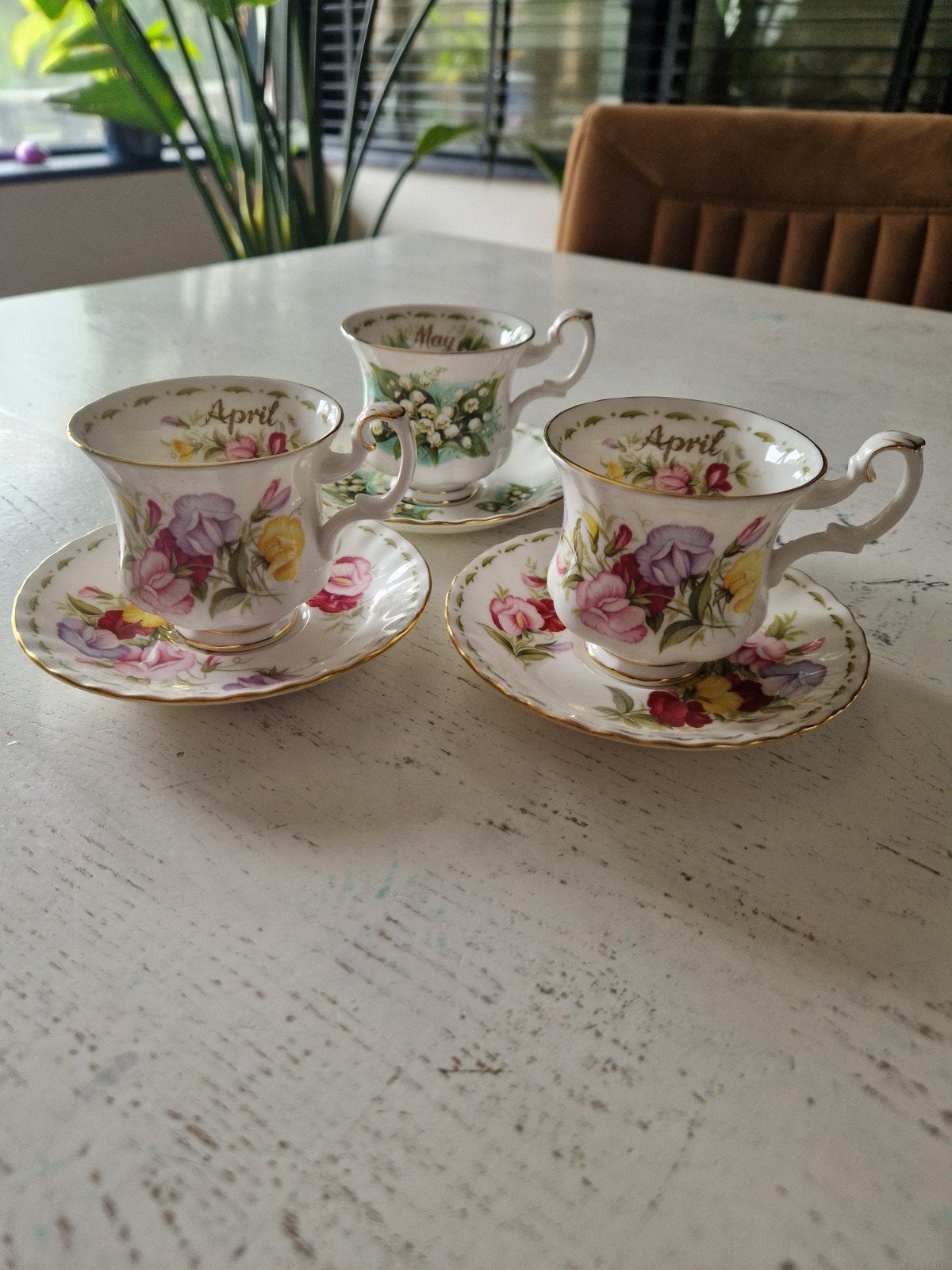 Royal Albert Flower of the Month kop en schotel, Ophalen