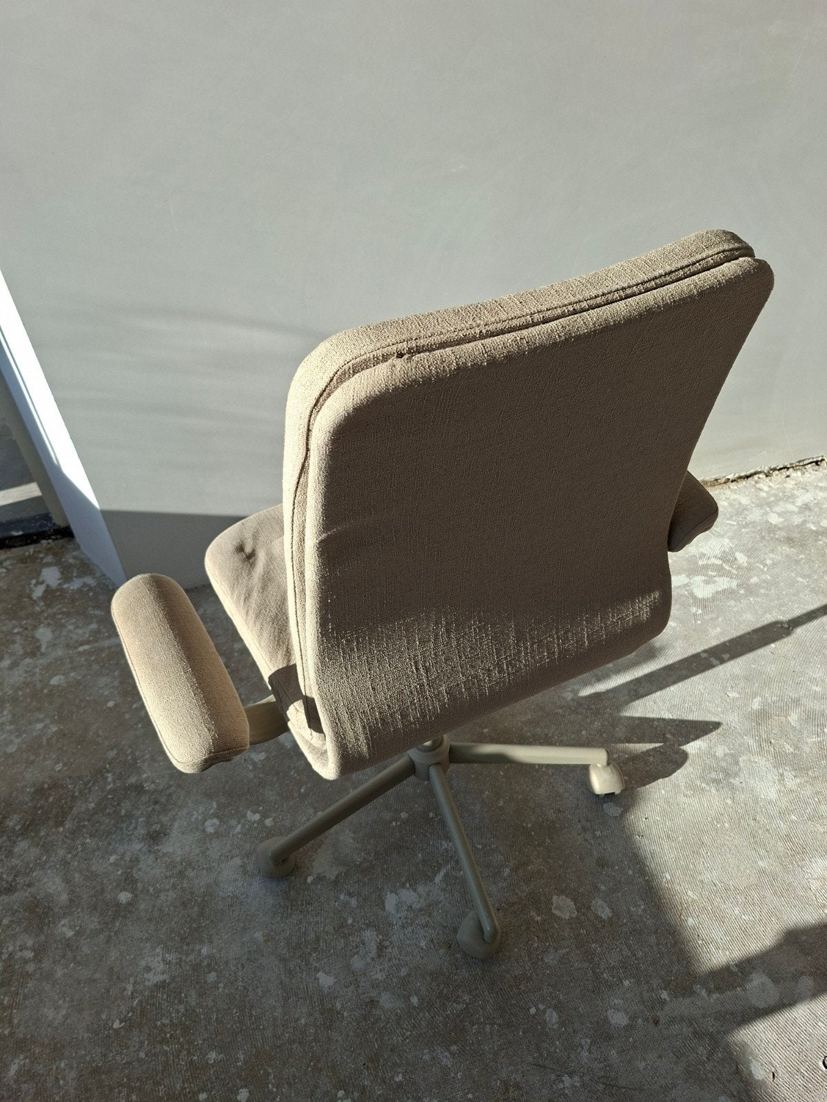 Bureaustoel - gratis op te halen, Huis en Inrichting, Bureaustoelen, Ophalen, Gebruikt, Beige, Bureaustoel
