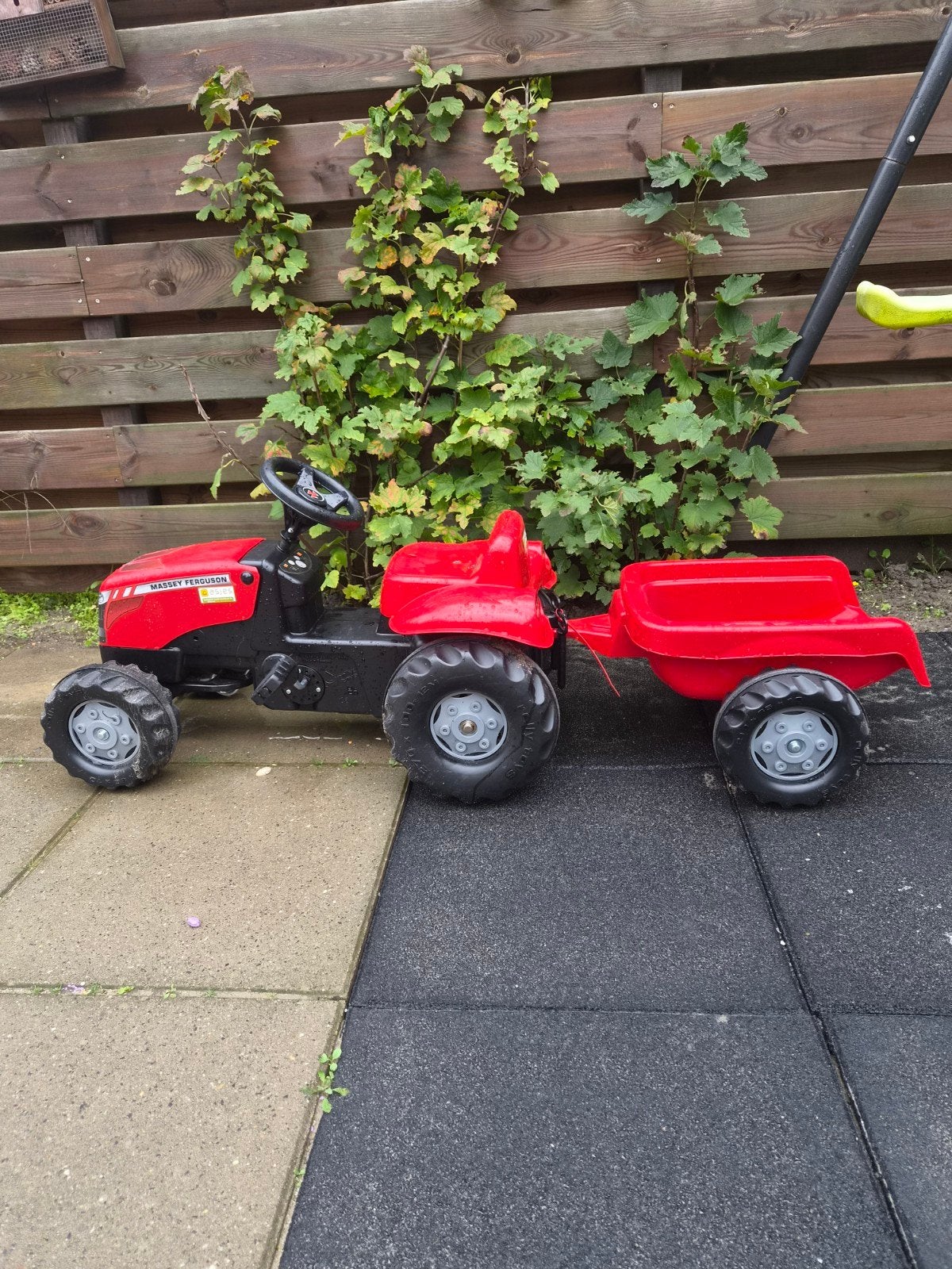 Speelgoed traptractor met aanhanger, Ophalen, Zo goed als nieuw, Trapvoertuig