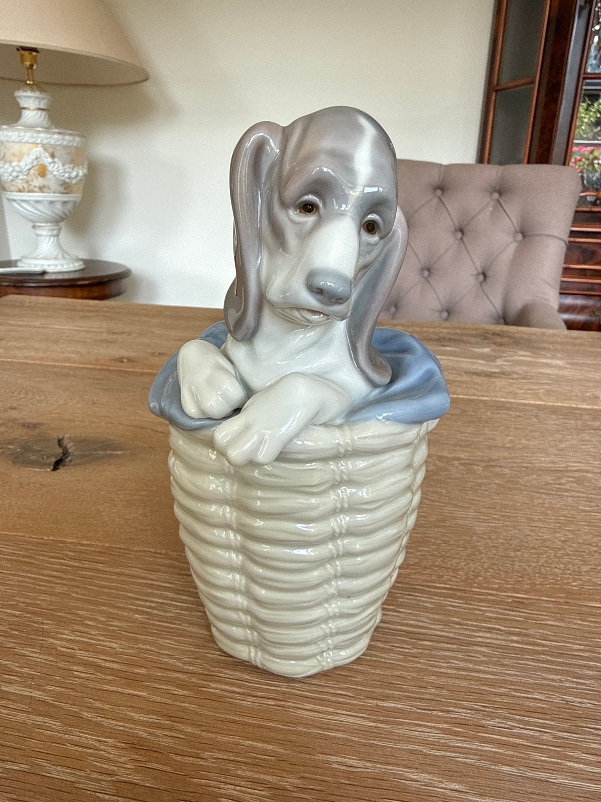 Lladró porseleinen beeldje - Hond in mand #1128 - Puntgaaf, Ophalen