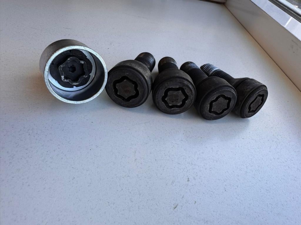 4x Wielslotbouten BMW/MINI – Nr. 53 (M14x1,25), Ophalen of Verzenden, Universele onderdelen