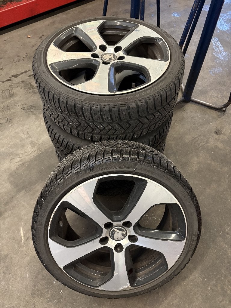 Originele VW GTI velgen 18 inch inclusief winterbanden, Auto-onderdelen, Banden en Velgen, Ophalen, 18 inch, Gebruikt, Velg(en)