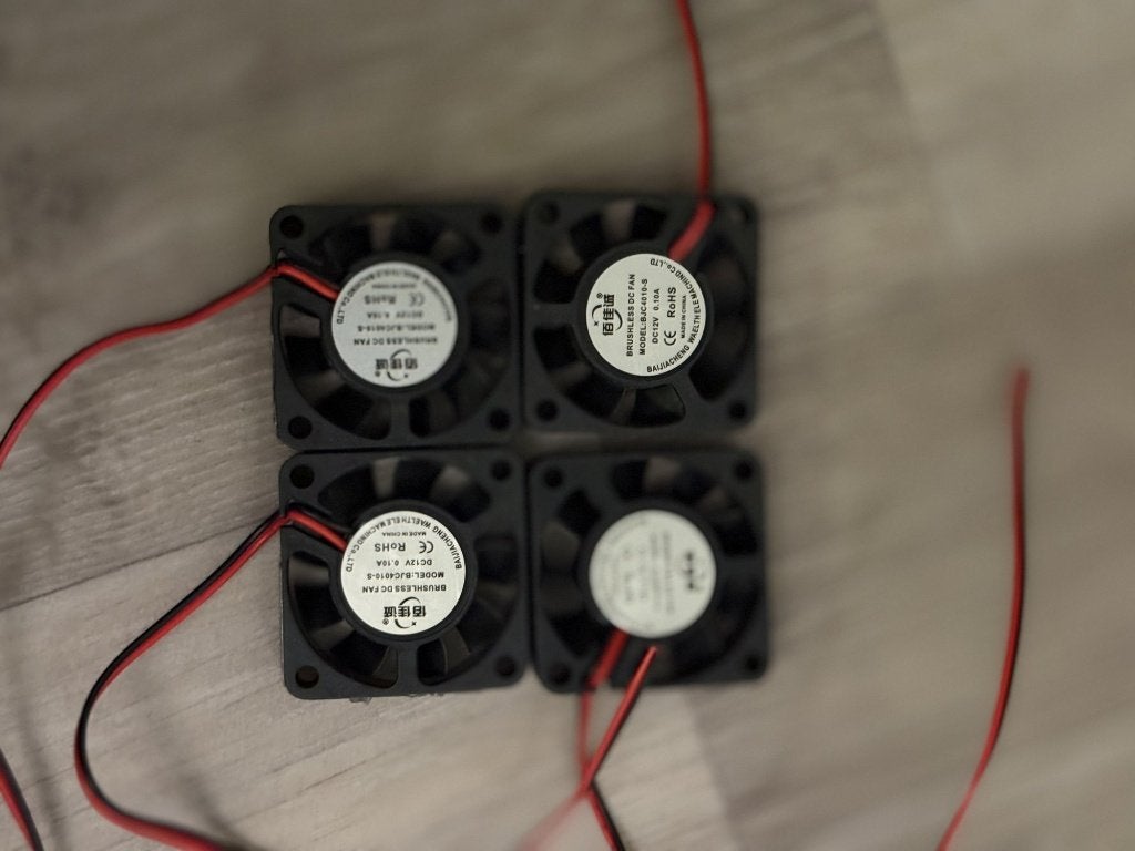4x mini ventilator 40 mm 12V - BJC4010-S brushless fan, Ophalen of Verzenden, Gebruikt