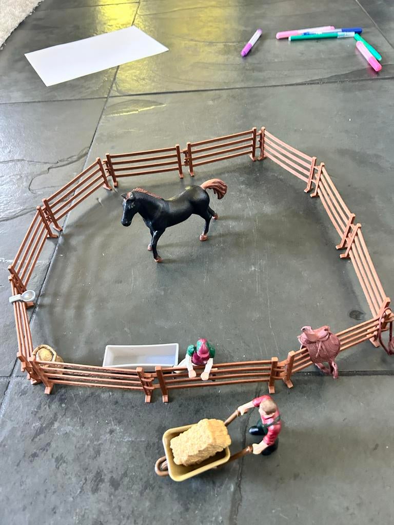 Schleich Paardenstal met paard en figuren, Ophalen, Gebruikt