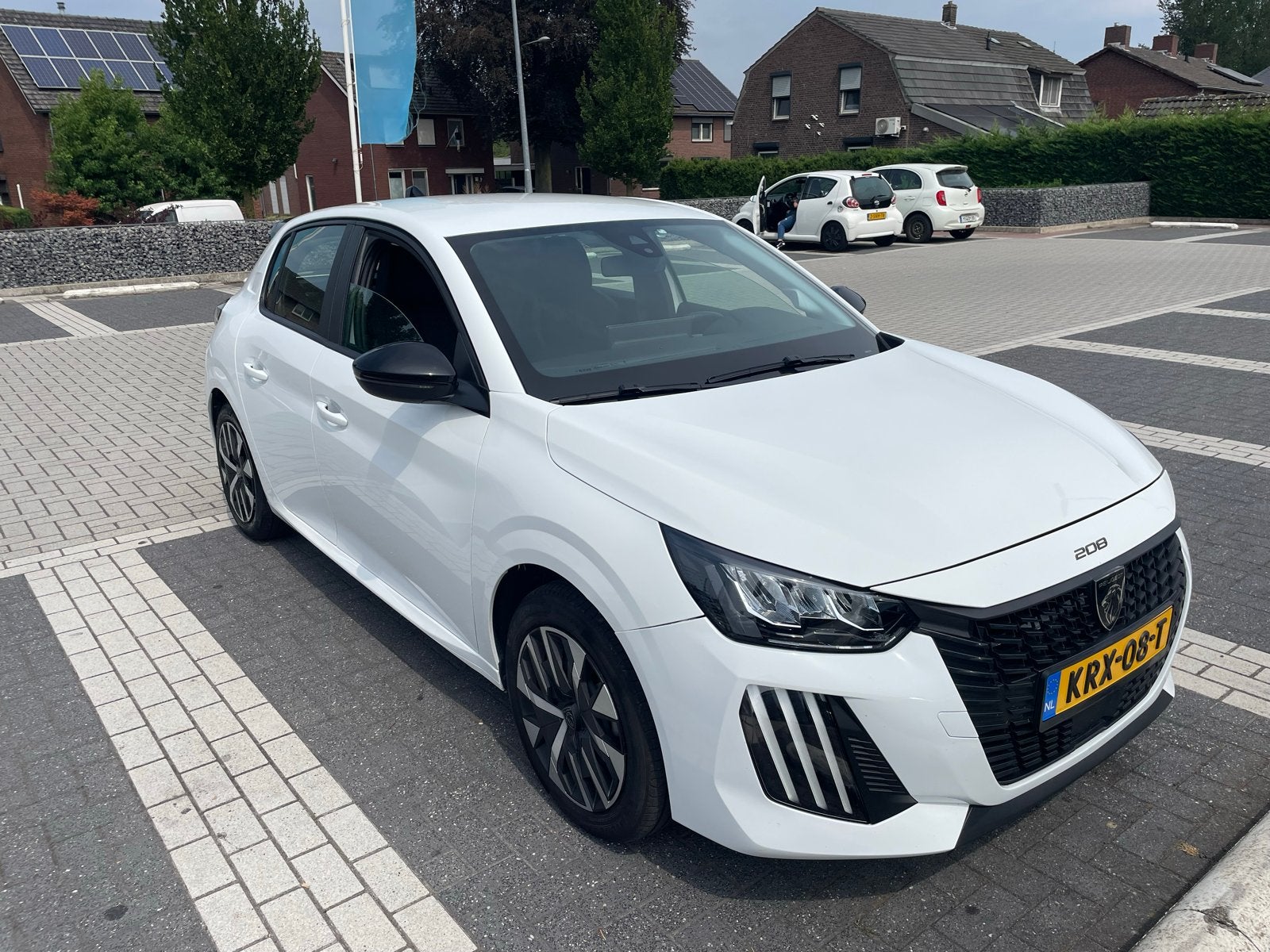 Peugeot 208 1.2 Hybrid 100PK Automaat, Auto's, Automaat, 1195 kg, Euro 6, 1199 cc