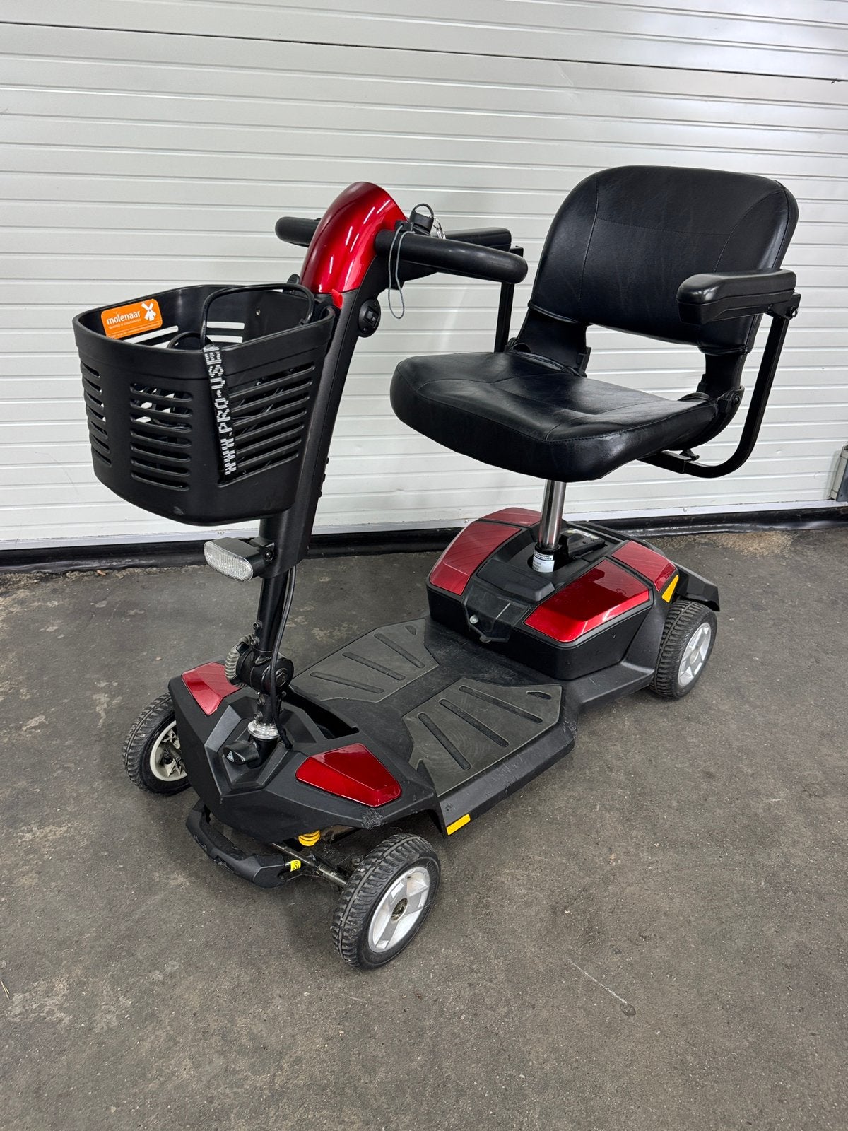Goede en mooie compleet geveerde opvouwbare scootmobiel, Diversen, Ophalen, Zo goed als nieuw