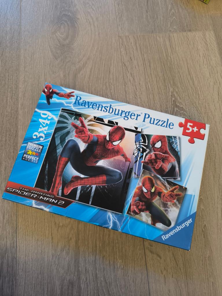 Ravensburger Spiderman Puzzel 3x49 stukjes vanaf 5 jaar, Ophalen of Verzenden, 10 tot 50 stukjes, Gebruikt, 4 tot 6 jaar