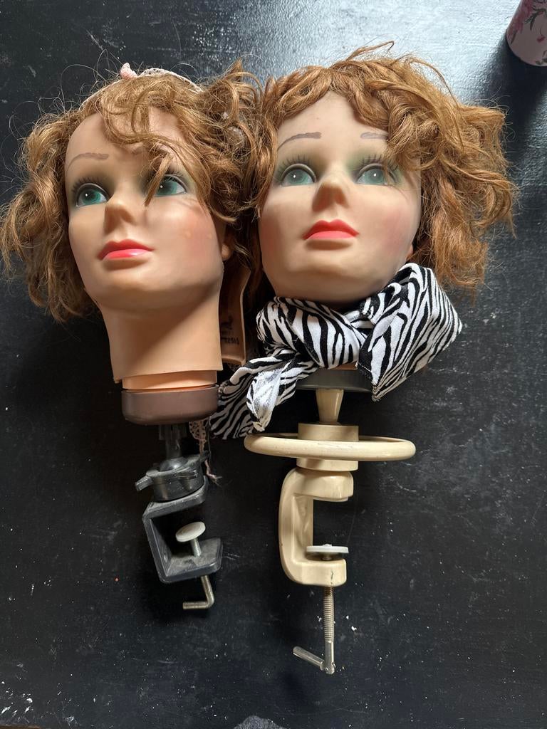 2 Vintage Mannequinhoofden met Klemmen - Kappersoefenhoofden, Ophalen of Verzenden