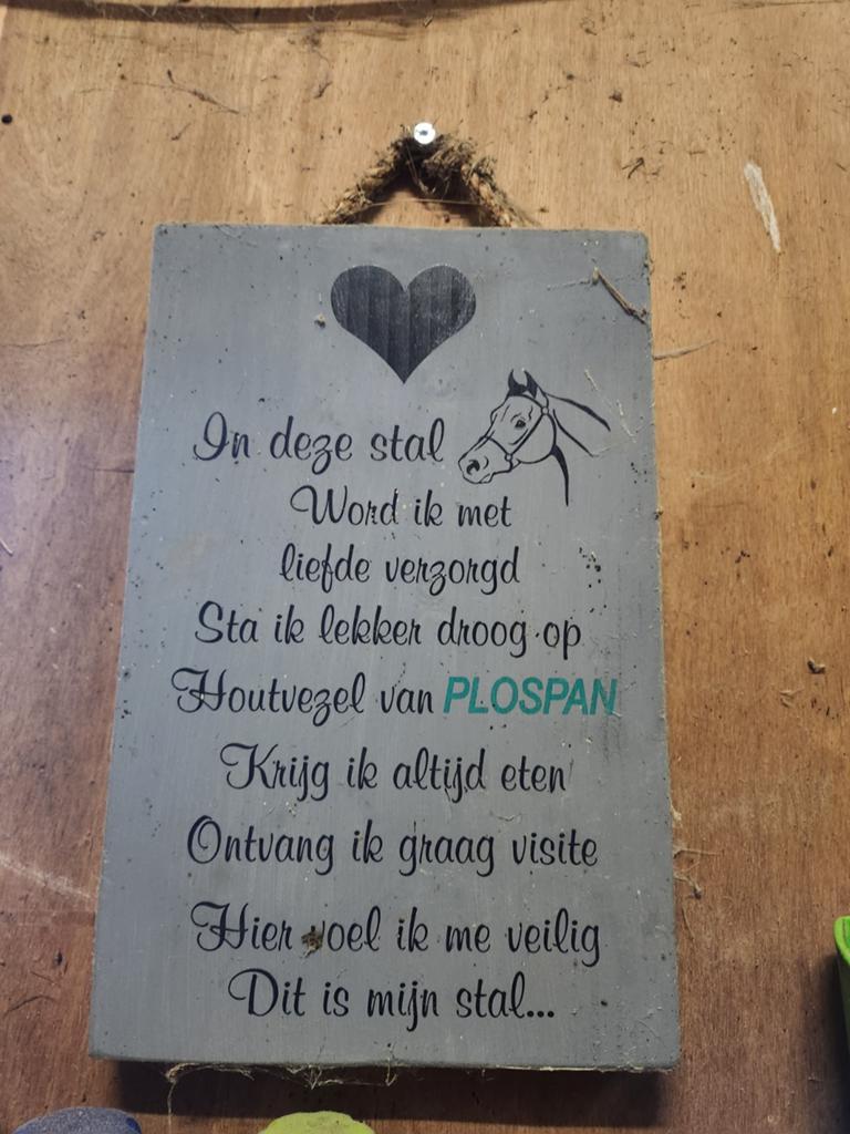 Stalbord, Plospan. In deze stal..., Ophalen of Verzenden, Gebruikt, Overige soorten