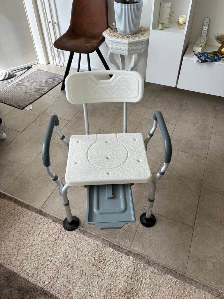 toiletstoel, Huis en Inrichting, Ophalen of Verzenden, Zo goed als nieuw