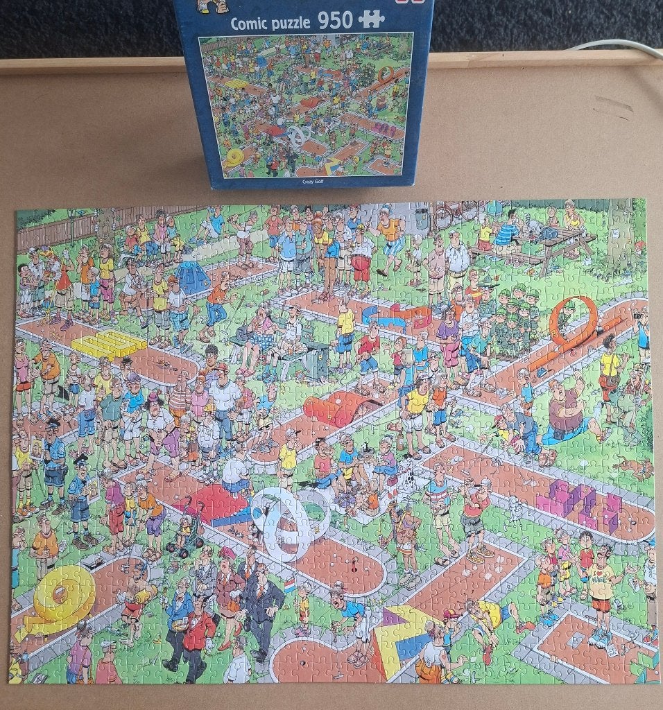 Jan van Haasteren, Crazy Golf, 950 stukjes, compleet, Ophalen of Verzenden, 500 t/m 1500 stukjes, Zo goed als nieuw, Legpuzzel