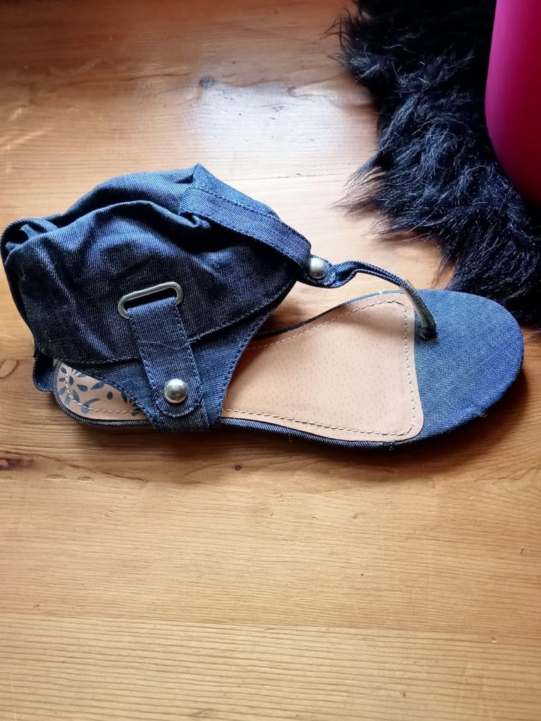 Zeer leuke teen sandalen met enkelsok, maat 39, Kleding | Dames, Schoenen, Sandalen of Muiltjes, Zo goed als nieuw, Graceland