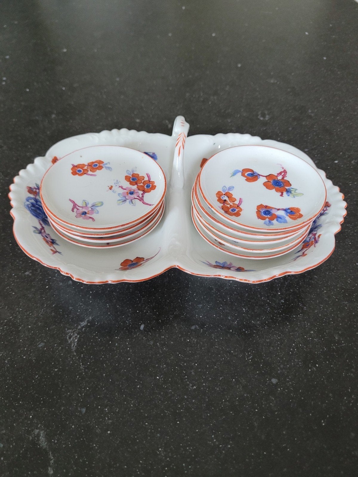 Petit fourset..antiek porseleinen schaaltje met 10 kleine sc, Ophalen of Verzenden