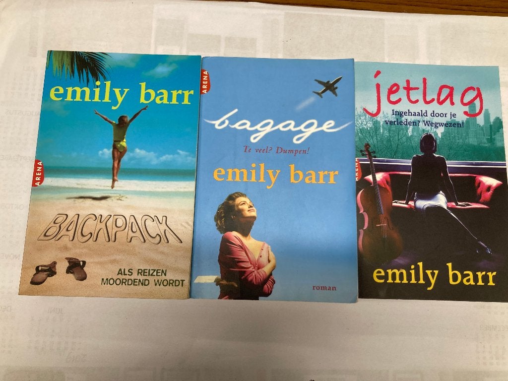 T.K. Emily Barr Backpak - Jetlag - Bagage en Cubra Libre, Boeken, Thrillers, Zo goed als nieuw, Wereld overig, Ophalen of Verzenden