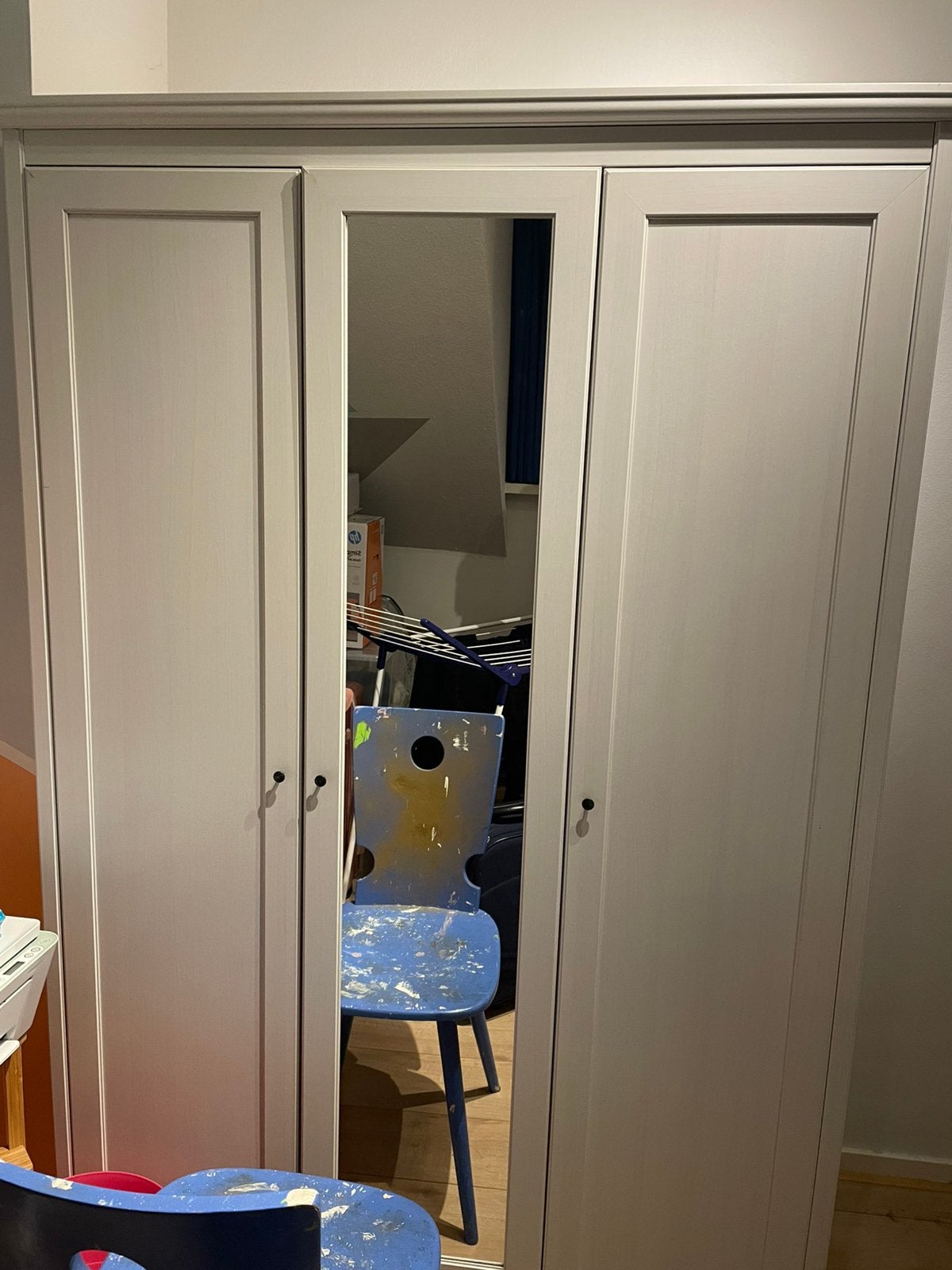 Witte kleding kast ikea met spiegel deur, Ophalen, Met deur(en), Gebruikt, 100 tot 150 cm