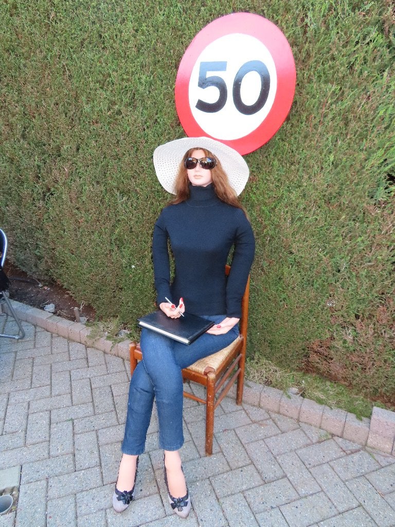 Sarah 50 levensgroot netjes gekleed met knap uiterlijk., Ophalen, Nieuw, Abraham of Sarah