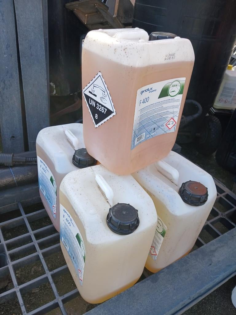 6 jerrycans Kenolux, Ophalen