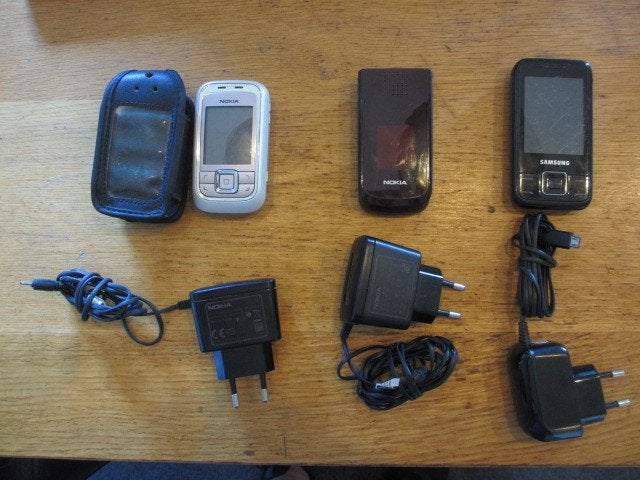 3 x schuif / klaptelefoons, Gebruikt, Inklapmodel, Ophalen of Verzenden, Minder dan 3 megapixel