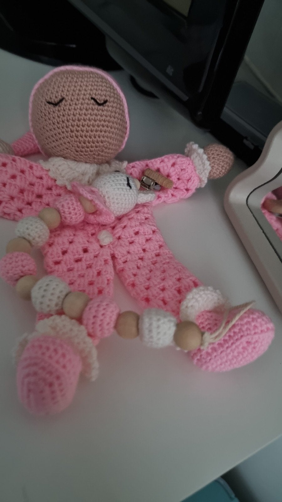 Zelf gemaakt poppen en speen hanger, Ophalen of Verzenden, Babypop