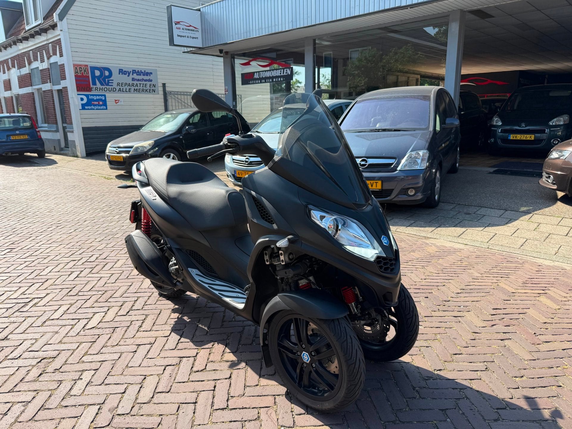 Piaggio Scooter 300 MP3 HPE Sport Nieuw Staat, Scooter, Bedrijf, PLUIMSTRAAT 83
7511BT  Enschede, NL, 278 cc