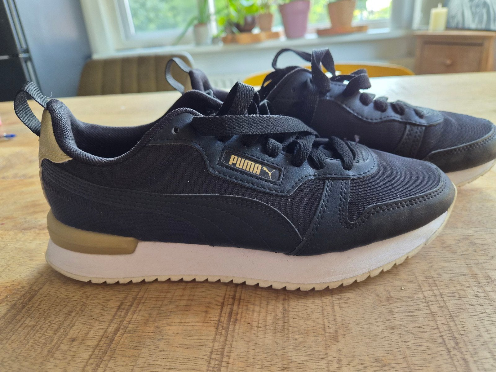 Puma sneakers zwart met soft foam - Maat 39, Puma, Zwart, Ophalen of Verzenden, Sneakers of Gympen