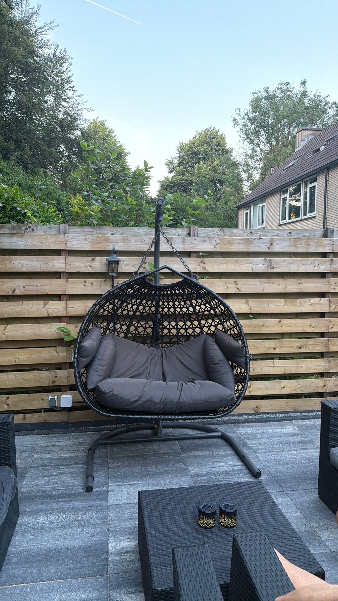 Tweezits hangstoel ADAM van de intratuin met hoes, Tuin en Terras, Tuinmeubel-accessoires, Ophalen, Zo goed als nieuw