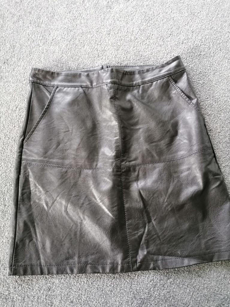 Als nieuw zwart nep leren rok Chastar maat S 2 euro, Maat 38/40 (M), Ophalen of Verzenden, Zo goed als nieuw, Boven de knie