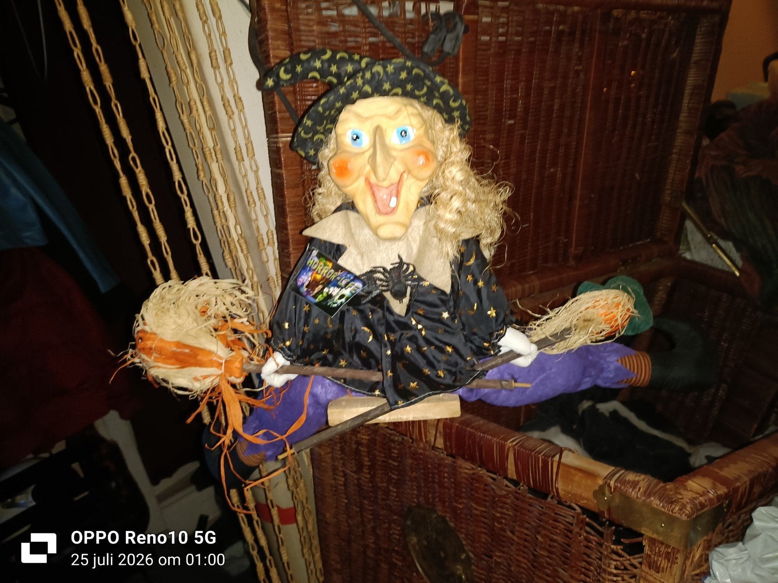 Heks op bezem - Halloween decoratie, Ophalen of Verzenden