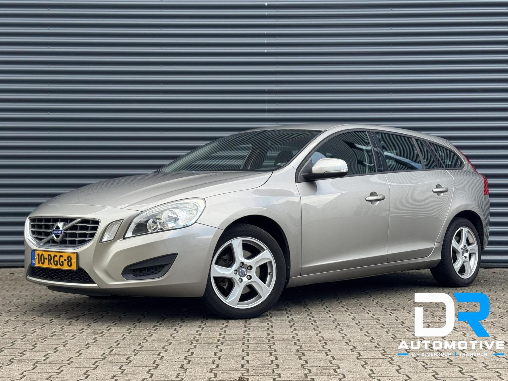 Volvo V60 1.6 T3 | TREKHAAK | CLIMATE | PDC | NAP | GOED OND, Gebruikt, 4 cilinders, 150 pk, Origineel Nederlands