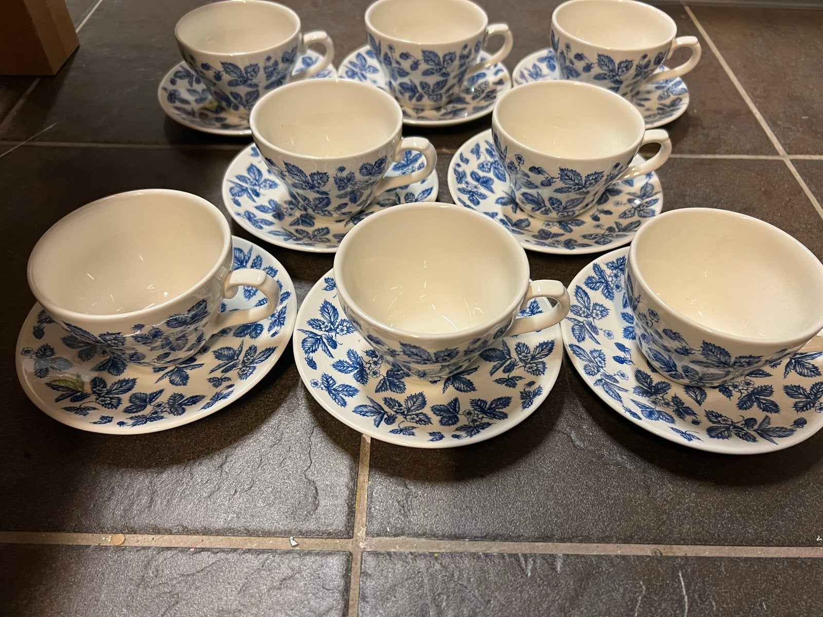 Set van 8 Churchill England theekopjes met schotels, Overige merken, Keramiek, Landelijk/Boerenbont, Ophalen of Verzenden