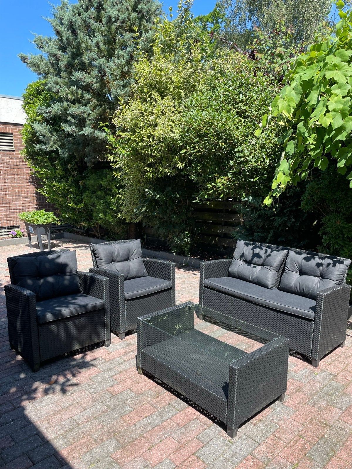 Jysk loungeset met een bank, 2 stoelen en salontafel, Ophalen, 5 zitplaatsen, Zo goed als nieuw, Loungeset