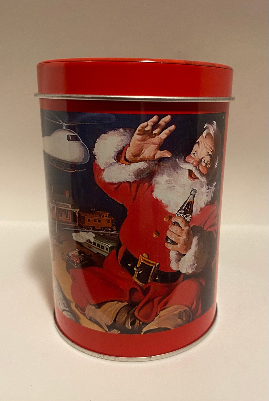 Blik met Coca-cola kerstman e.d. Hoogte 12 cm., Diversen, Ophalen of Verzenden, Zo goed als nieuw
