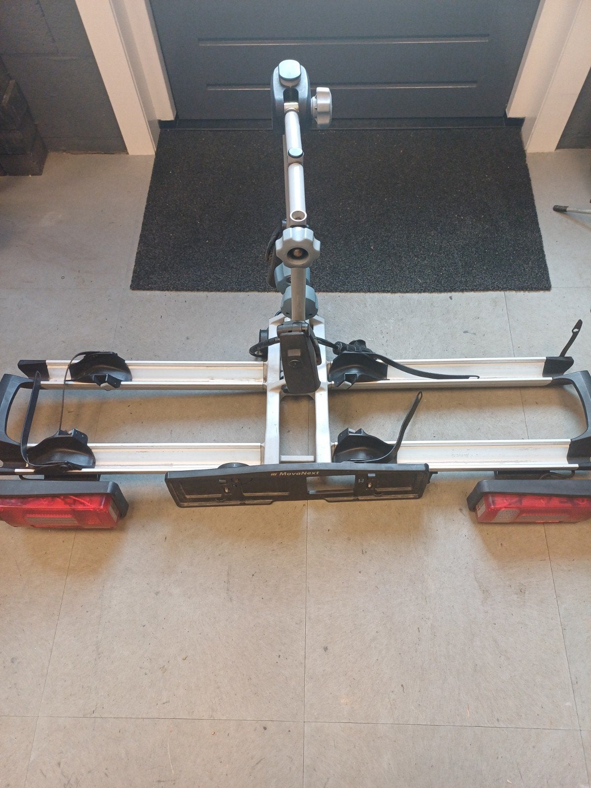 Movanext fietsendrager, Ophalen, Gebruikt, 2 fietsen, Trekhaakdrager