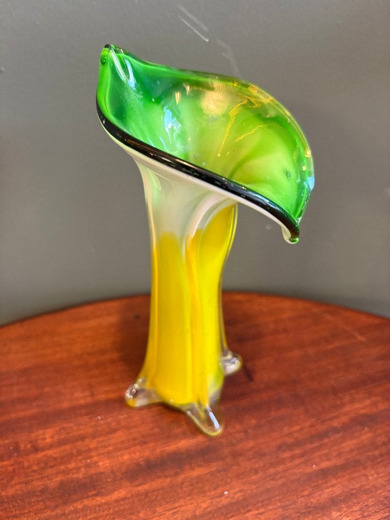 Zeer fraai Murano Glas Galla Lily Design Vaasje., Glas, Meerkleurig, Vaas, Handgemaakt