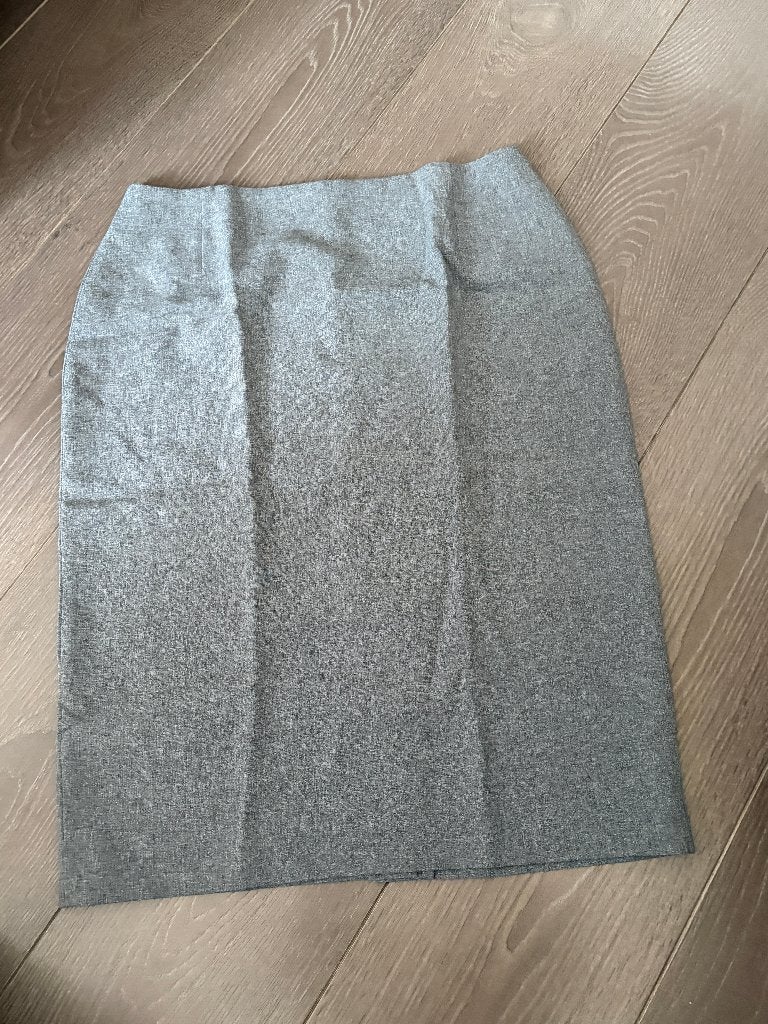 Grijze kokerrok met loopsplit, maat 42, Kleding | Dames, Maat 42/44 (L), Nieuw, Ophalen of Verzenden, Knielengte