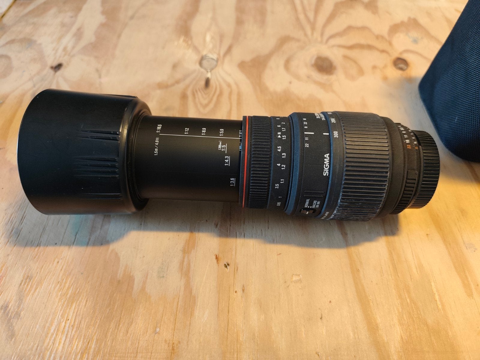 Sigma 70-300mm f/4-5.6 APO DG Macro Lens, Sigma, Macrofunctie, Telelens, Ophalen of Verzenden