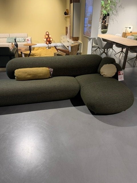 Leolux Pulla | Mondo Verde | 305 x 165 cm, Ophalen, 250 tot 300 cm, Hoekbank, Zo goed als nieuw