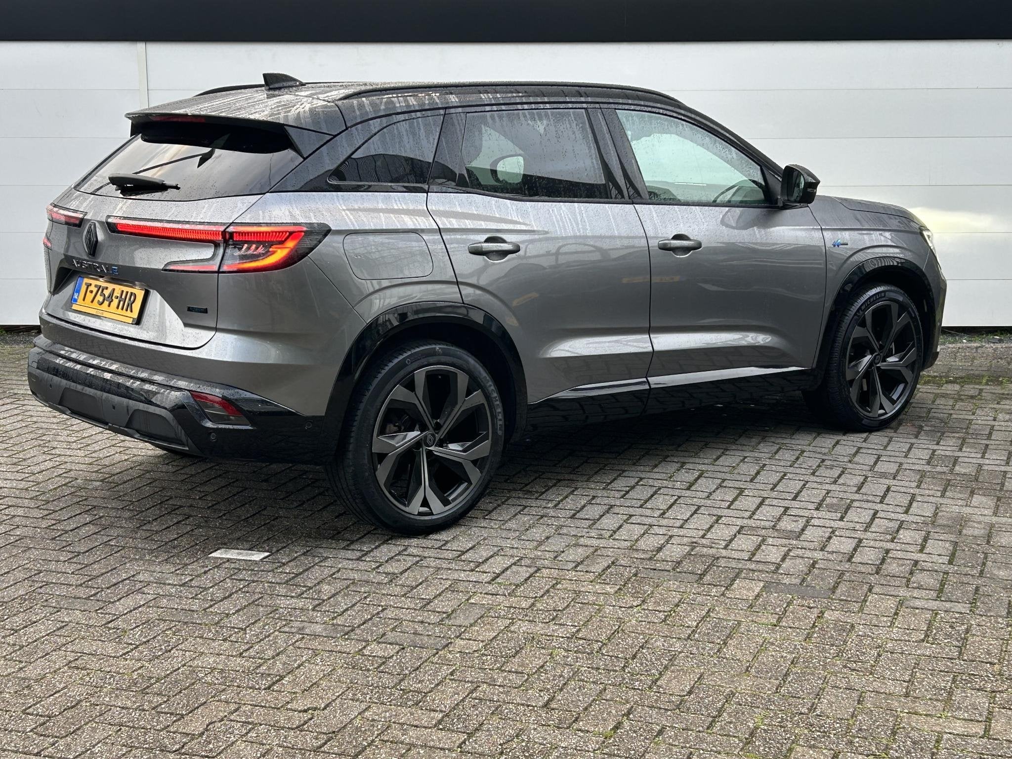 Renault Austral 1.2 E-Tech full hybrid 200 iconic esprit Alp, Auto's, Gebruikt, 1199 cc, Bedrijf, Hybride Elektrisch/Benzine
